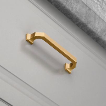 Ludlow D  handle