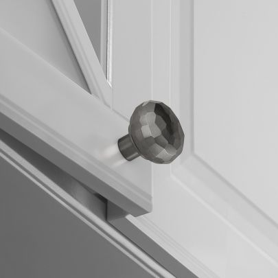 The image shown below is Graphite finish