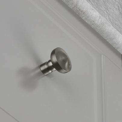 The image shown below is Graphite finish