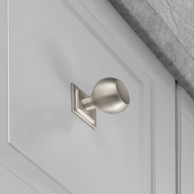 Balley Knob with Square Backplate